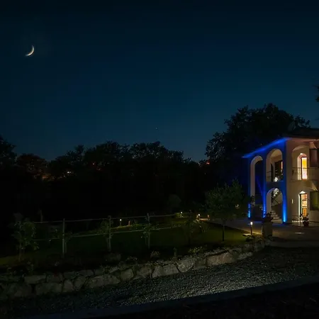 ベッド・アンド・ブレックファスト Incanto Di Luna Ispani