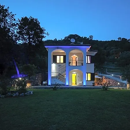 Incanto Di Luna Bed and Breakfast Ispani