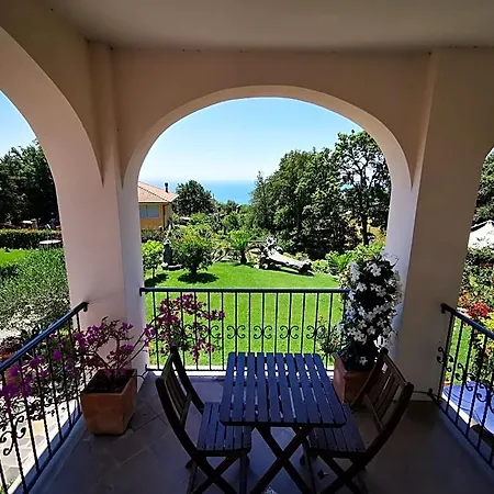 Bed and Breakfast Incanto Di Luna 4*